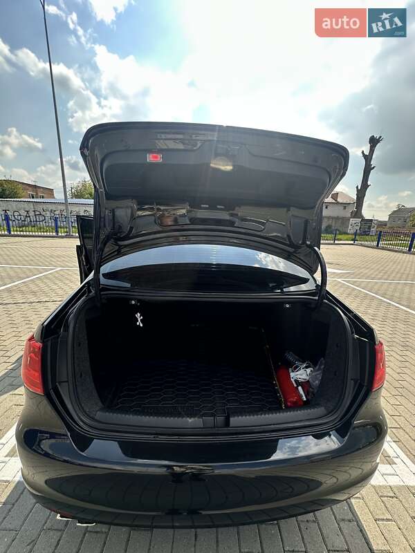 Седан Volkswagen Jetta 2012 в Нововолынске фото 13 Седан Volkswagen Jetta 2012 в Нововолынске