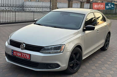 Седан Volkswagen Jetta 2011 в 