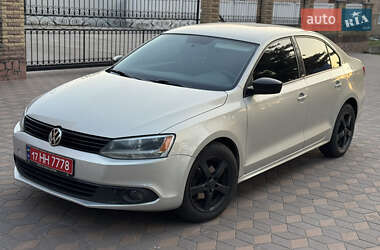 Седан Volkswagen Jetta 2011 в 