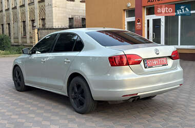 Седан Volkswagen Jetta 2011 в 