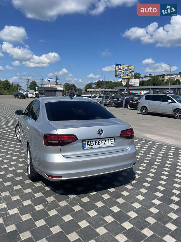 Седан Volkswagen Jetta 2016 в Полтаві