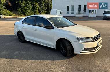 Седан Volkswagen Jetta 2015 в Києві