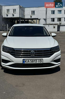 Седан Volkswagen Jetta 2019 в Киеве