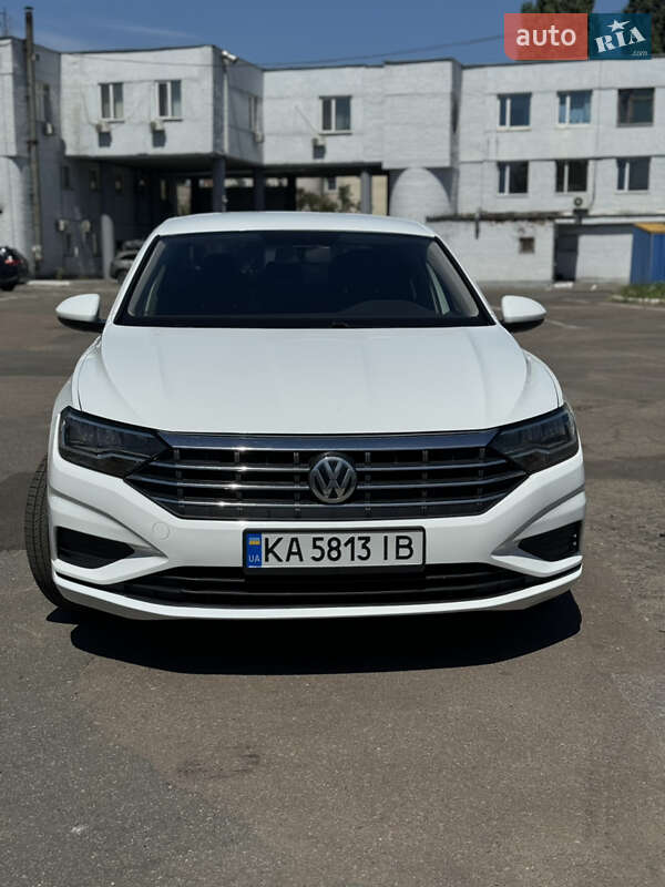 Седан Volkswagen Jetta 2019 в Киеве