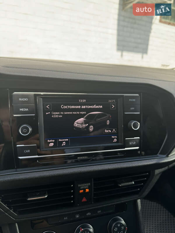 Седан Volkswagen Jetta 2019 в Киеве