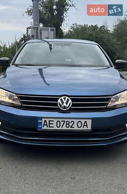 Седан Volkswagen Jetta 2015 в Дніпрі
