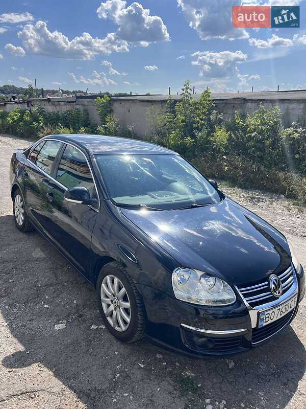 Седан Volkswagen Jetta 2008 в Тернополі