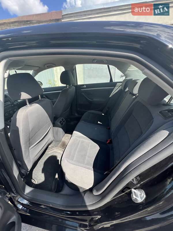 Седан Volkswagen Jetta 2008 в Тернополі