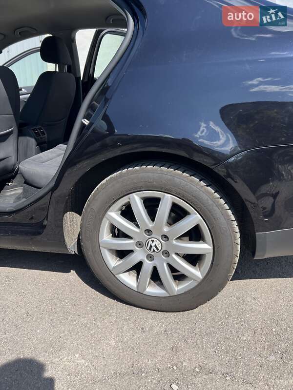 Седан Volkswagen Jetta 2008 в Тернополі