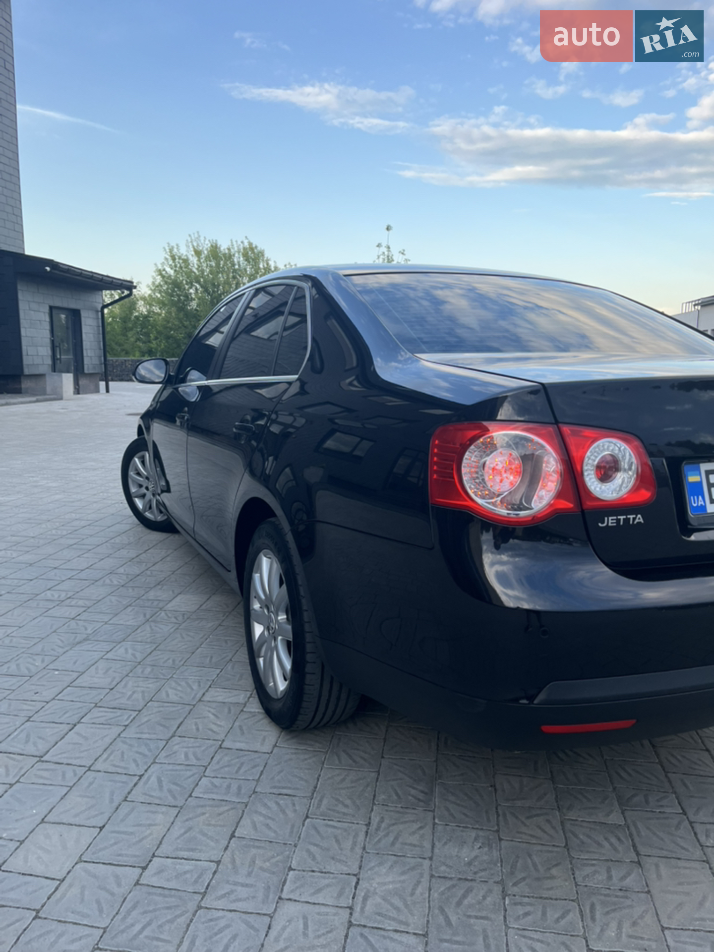 2010 Volkswagen Jetta - фото 1