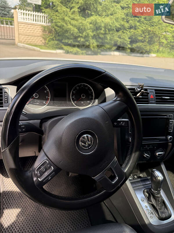 Седан Volkswagen Jetta 2012 в Корюківці