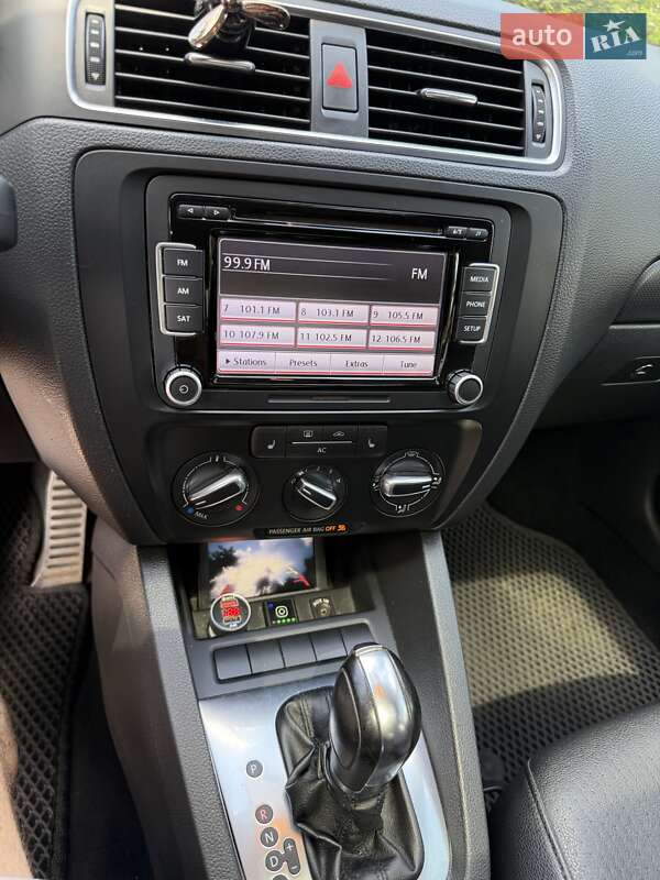 Седан Volkswagen Jetta 2012 в Корюківці