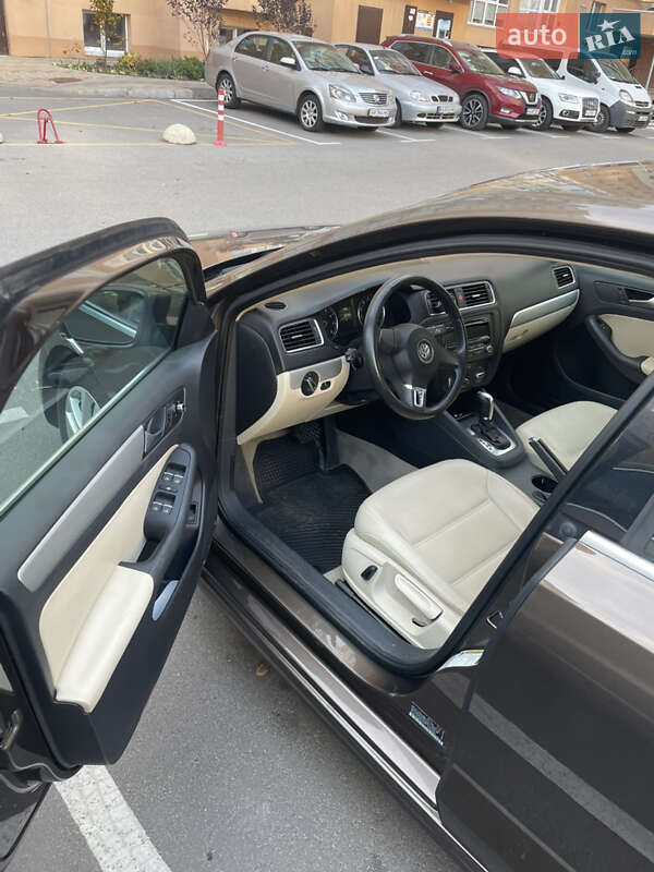 Седан Volkswagen Jetta 2013 в Киеве