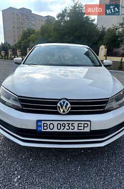Седан Volkswagen Jetta 2015 в Тернополі