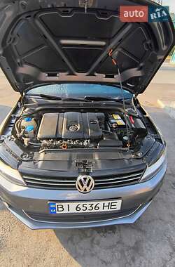 Седан Volkswagen Jetta 2012 в 