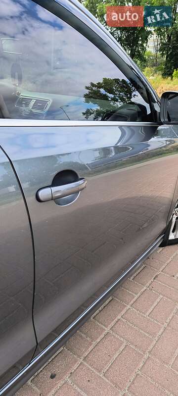 Седан Volkswagen Jetta 2012 в Полтаві