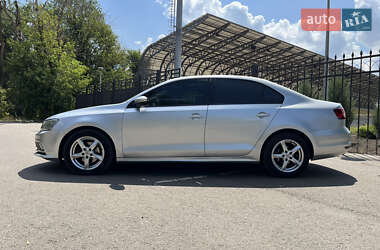 Седан Volkswagen Jetta 2016 в 