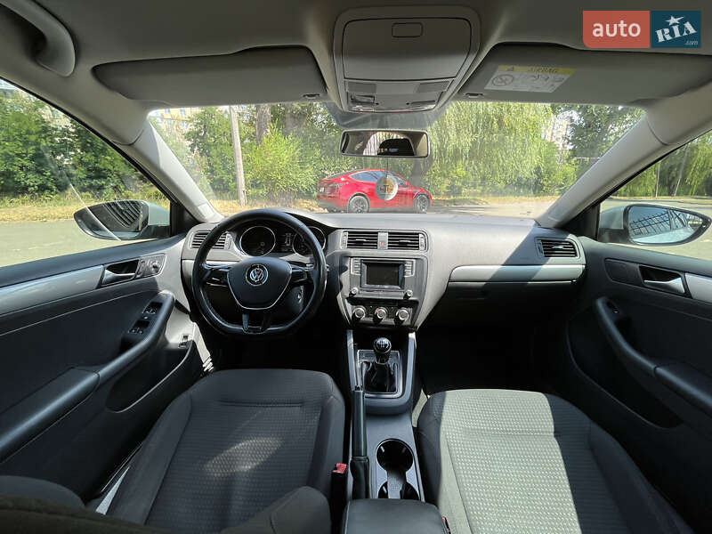 Седан Volkswagen Jetta 2016 в Кривому Розі