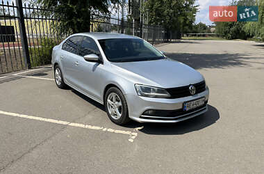 Седан Volkswagen Jetta 2016 в 
