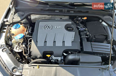 Седан Volkswagen Jetta 2016 в 