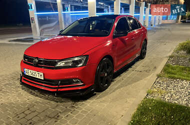 Седан Volkswagen Jetta 2015 в Дніпрі