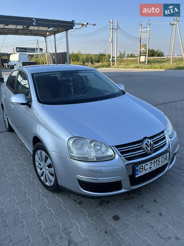 Седан Volkswagen Jetta 2006 в Львові