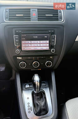 Седан Volkswagen Jetta 2013 в Киеве