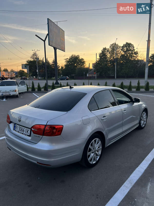 Седан Volkswagen Jetta 2013 в Харькове