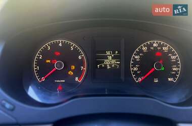 Седан Volkswagen Jetta 2010 в 