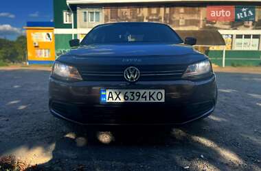 Седан Volkswagen Jetta 2010 в 