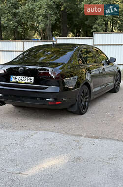 Седан Volkswagen Jetta 2017 в Дніпрі