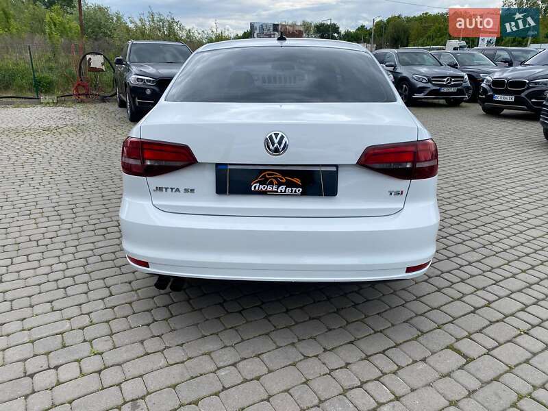 Седан Volkswagen Jetta 2016 в Львове