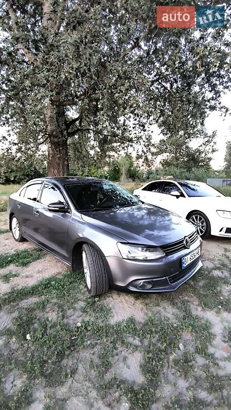 Седан Volkswagen Jetta 2012 в Полтаві