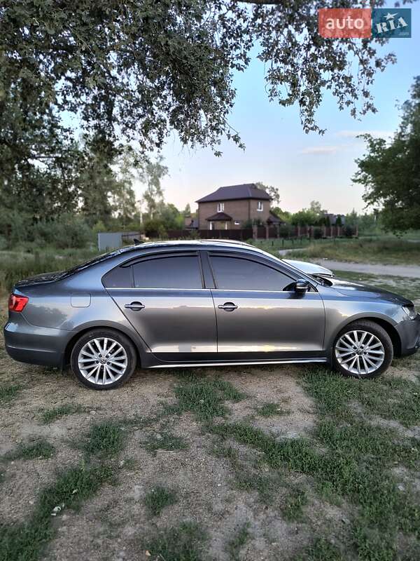Седан Volkswagen Jetta 2012 в Полтаві