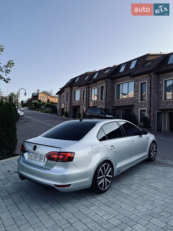 Седан Volkswagen Jetta 2013 в Черновцах