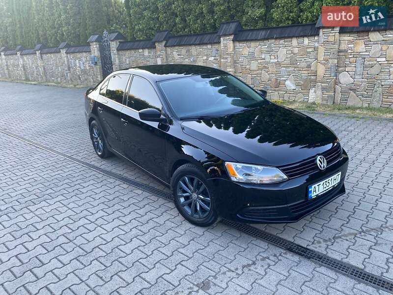 Седан Volkswagen Jetta 2011 в 