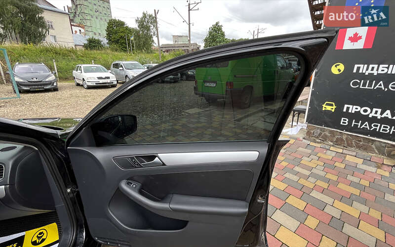 Седан Volkswagen Jetta 2012 в Стрые