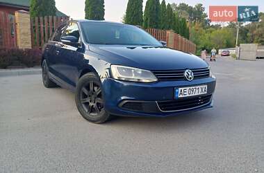 Седан Volkswagen Jetta 2013 в Дніпрі