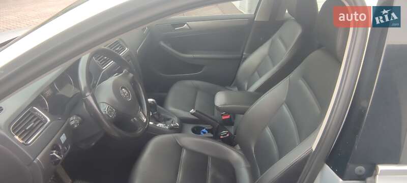 Седан Volkswagen Jetta 2012 в Коломиї