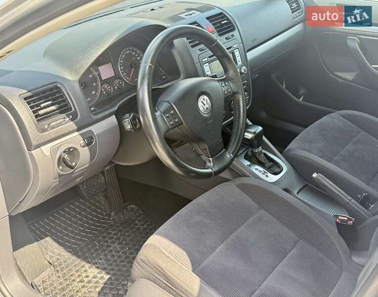Седан Volkswagen Jetta 2007 в Староконстантинове