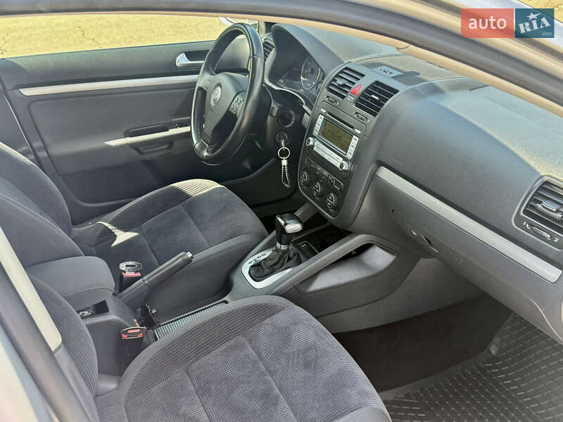 Седан Volkswagen Jetta 2007 в Староконстантинове