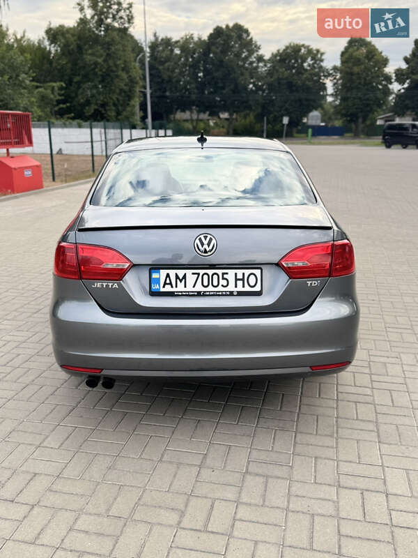 Седан Volkswagen Jetta 2013 в Житомире