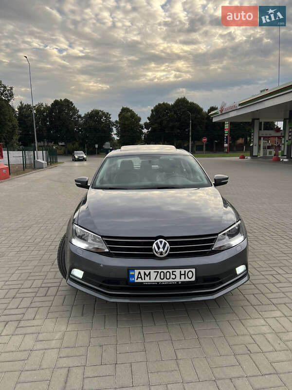 Седан Volkswagen Jetta 2013 в Житомире