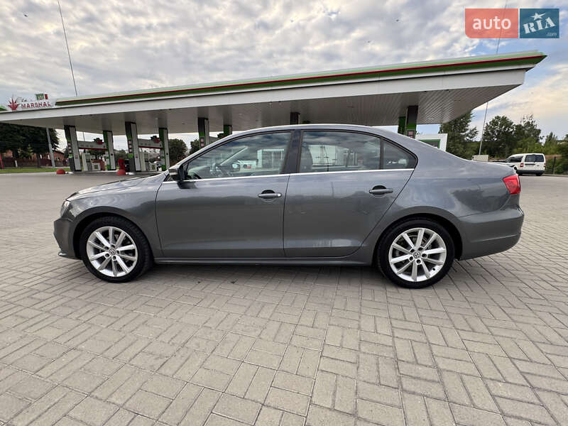 Седан Volkswagen Jetta 2013 в Житомире