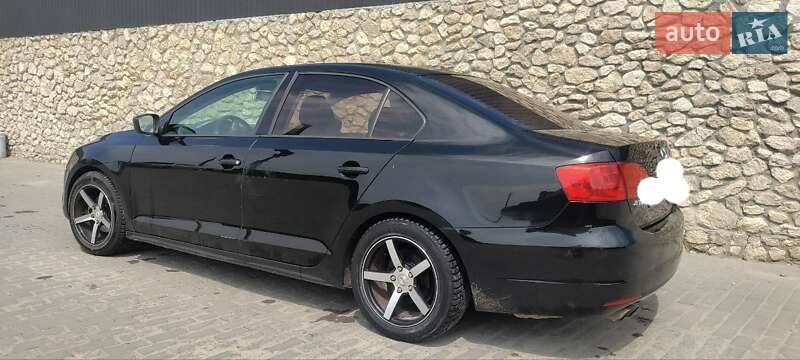 Седан Volkswagen Jetta 2010 в Тернополе