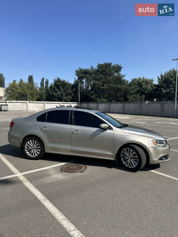 Седан Volkswagen Jetta 2012 в Києві