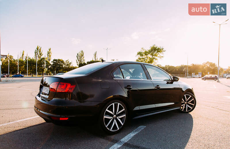Седан Volkswagen Jetta 2011 в Дніпрі