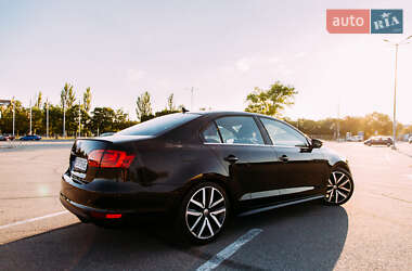 Седан Volkswagen Jetta 2011 в 