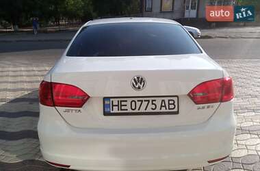 Седан Volkswagen Jetta 2011 в 