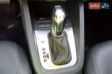 Седан Volkswagen Jetta 2011 в 